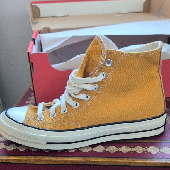 Converse Mustard High-Top Sneakers Unisex - Picture 4 of 5